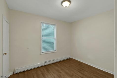 496 21ST St, Apt 2 Irvington NJ 07111