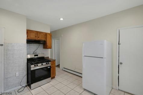 496 21ST St, Apt 2 Irvington NJ 07111