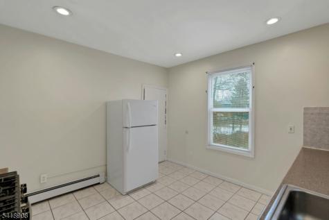 496 21ST St, Apt 2 Irvington NJ 07111