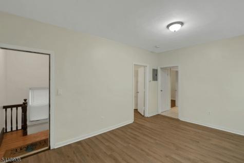 496 21ST St, Apt 2 Irvington NJ 07111