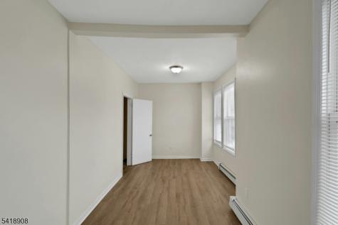 496 21ST St, Apt 2 Irvington NJ 07111