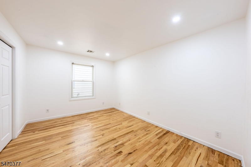 156 New York Avenue Newark NJ 07105