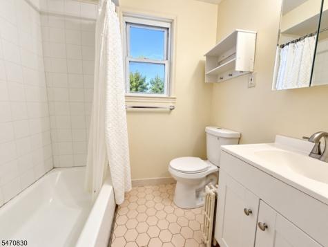158 Manhattan Avenue Jersey City NJ 07307