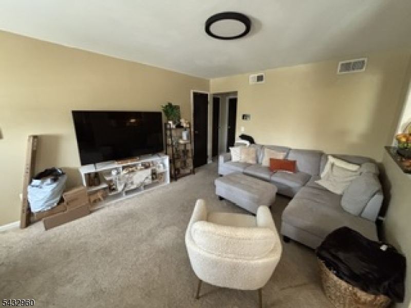 1003 Unicorn Way Clifton NJ 07011