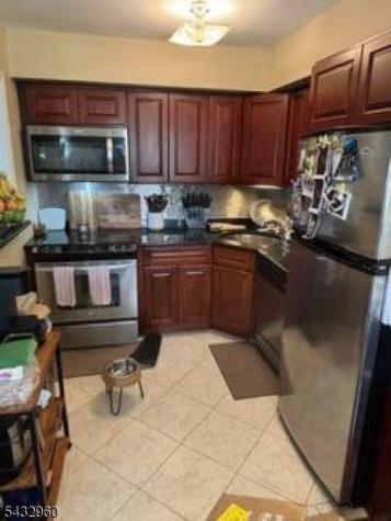 1003 Unicorn Way Clifton NJ 07011