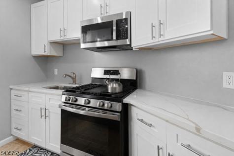 72 Seymour Avenue Newark NJ 07108
