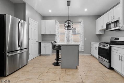 72 Seymour Avenue Newark NJ 07108