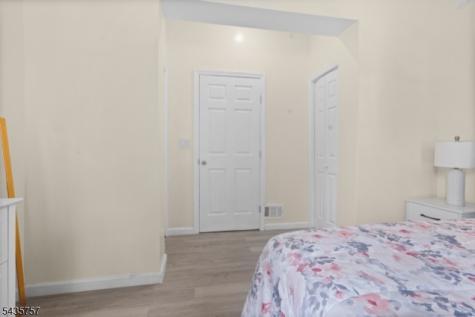 72 Seymour Avenue Newark NJ 07108