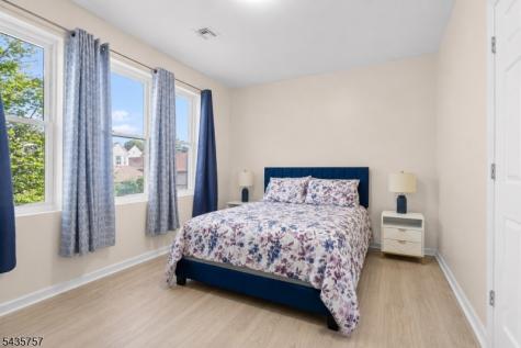 72 Seymour Avenue Newark NJ 07108