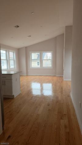 10 Shaw Avenue Newark NJ 07112