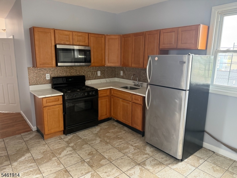 131 Ridgewood Avenue Newark NJ 07108