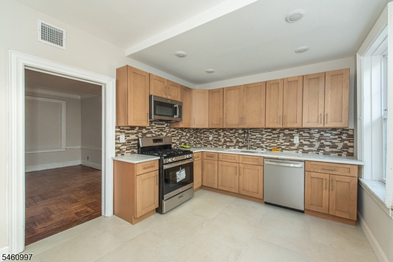 9 Vernon Avenue Newark NJ 07108