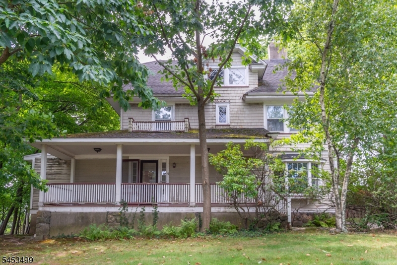 19 Pease Avenue Verona NJ 07044