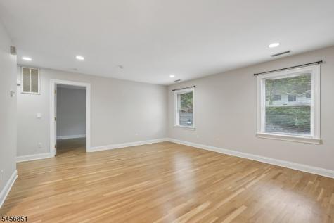 53 Broadway Park Ridge NJ 07656