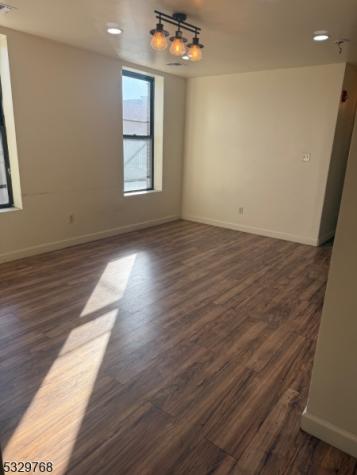 182 Ferry Street Newark NJ 07105