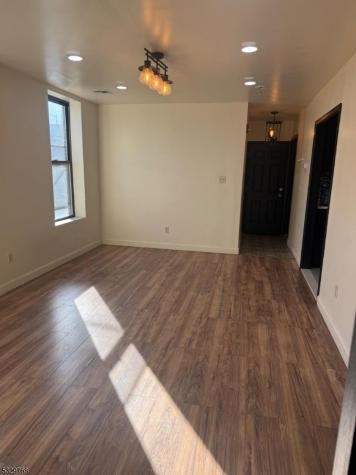 182 Ferry Street Newark NJ 07105