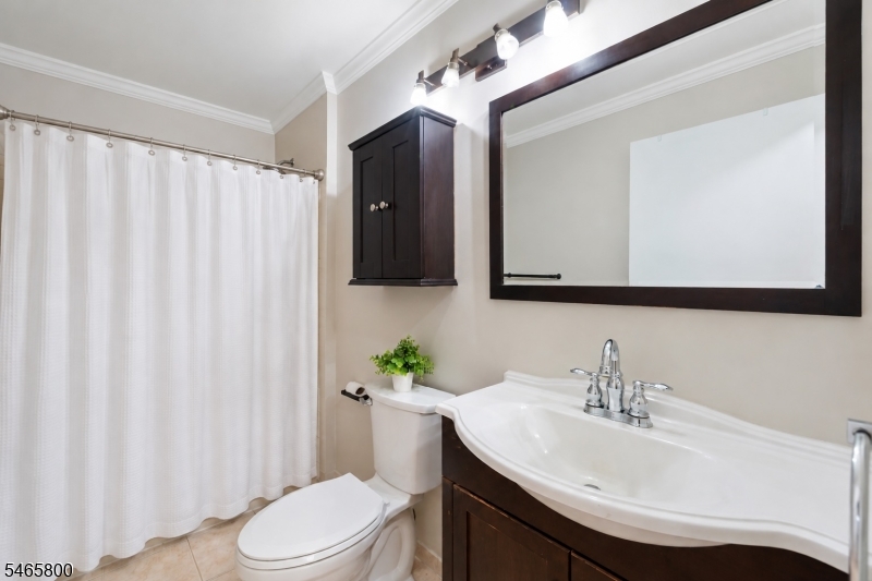 77 Sapphire Lane Franklin NJ 08823