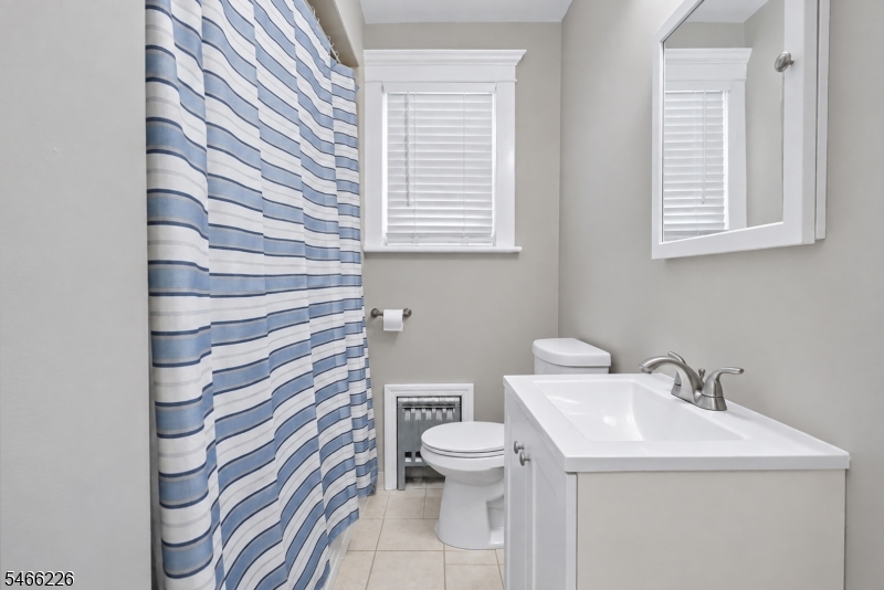 128 Berwick Street Elizabeth NJ 07202