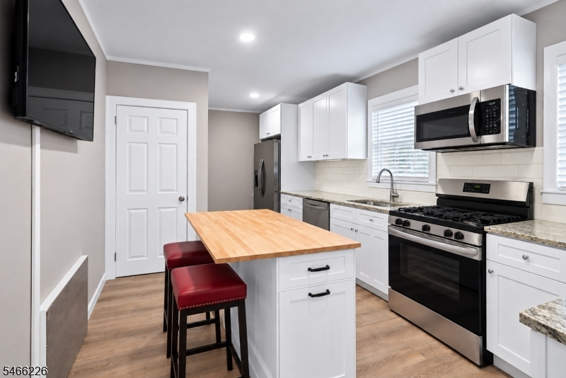 128 Berwick Street Elizabeth NJ 07202