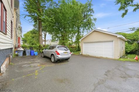 51 Edgar Street East Orange NJ 07018