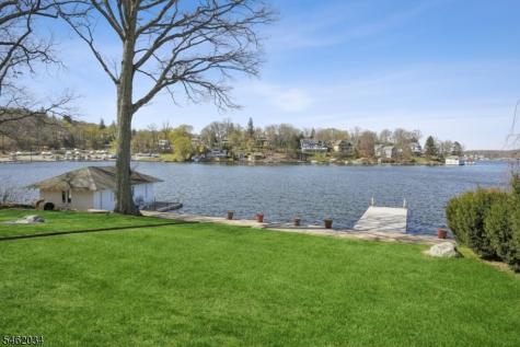 15 Mcgregor Avenue Mount Arlington NJ 07856