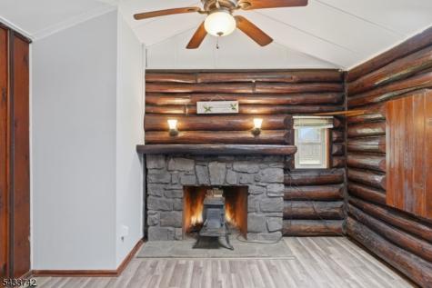 33 Hillside Avenue Jefferson NJ 07460