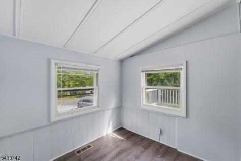 33 Hillside Avenue Jefferson NJ 07460