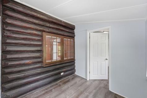 33 Hillside Avenue Jefferson NJ 07460