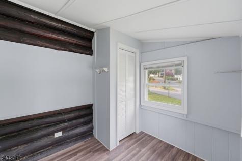 33 Hillside Avenue Jefferson NJ 07460