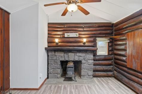 33 Hillside Avenue Jefferson NJ 07460