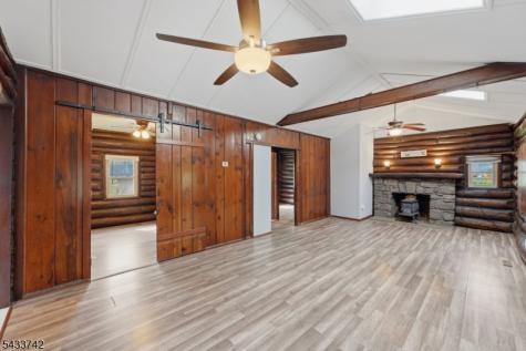 33 Hillside Avenue Jefferson NJ 07460