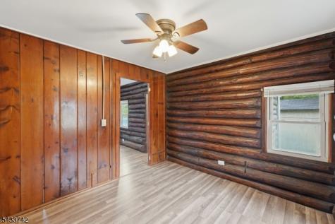 33 Hillside Avenue Jefferson NJ 07460