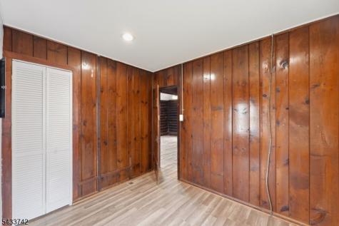 33 Hillside Avenue Jefferson NJ 07460