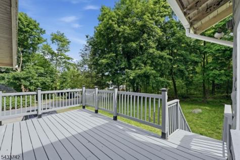 33 Hillside Avenue Jefferson NJ 07460