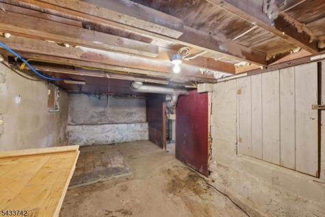 33 Hillside Avenue Jefferson NJ 07460