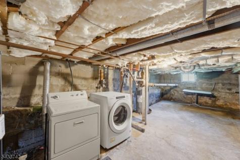 33 Hillside Avenue Jefferson NJ 07460