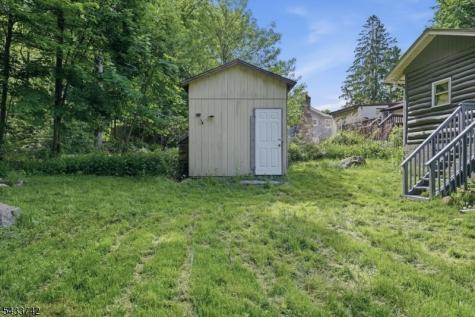 33 Hillside Avenue Jefferson NJ 07460