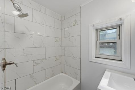 33 Hillside Avenue Jefferson NJ 07460