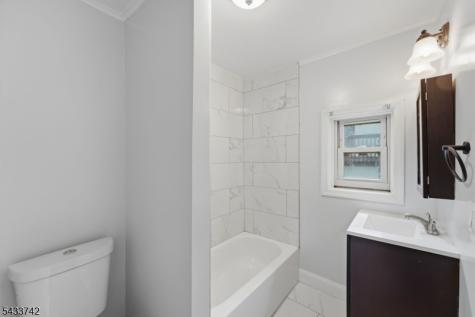 33 Hillside Avenue Jefferson NJ 07460