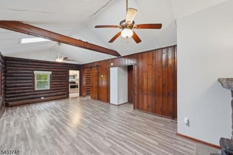33 Hillside Avenue Jefferson NJ 07460
