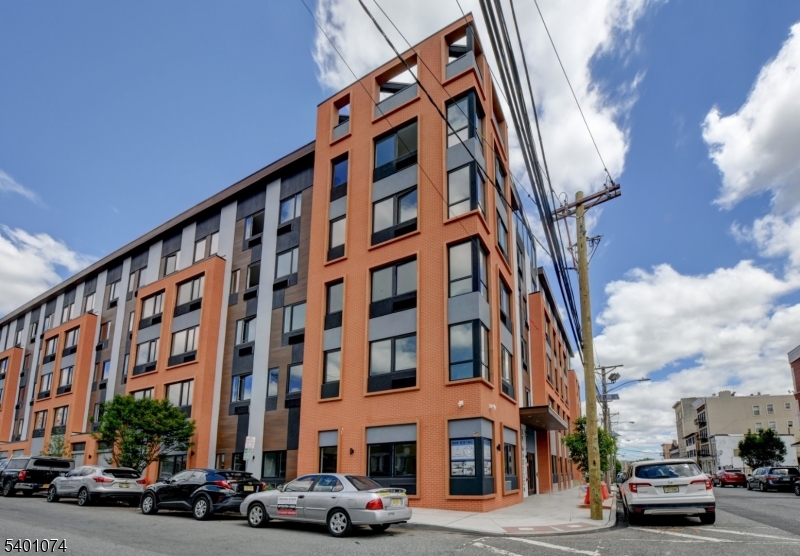 39 Madison Street Newark NJ 07105
