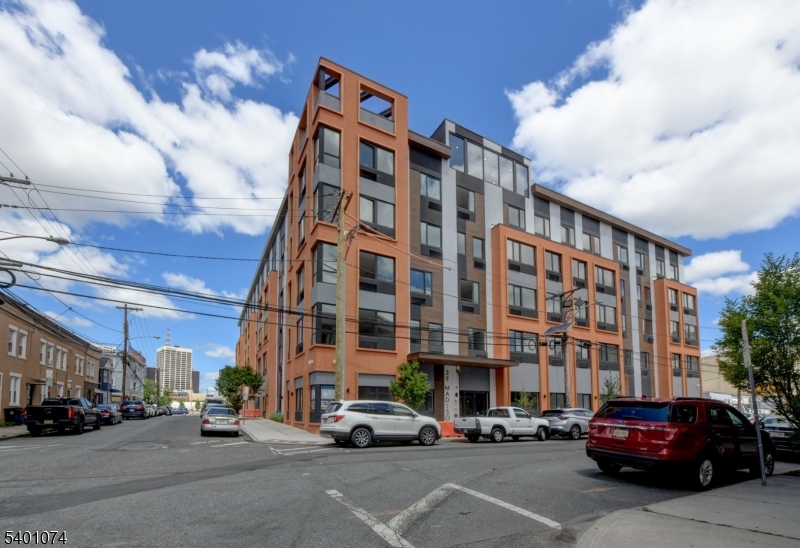 39 Madison Street Newark NJ 07105