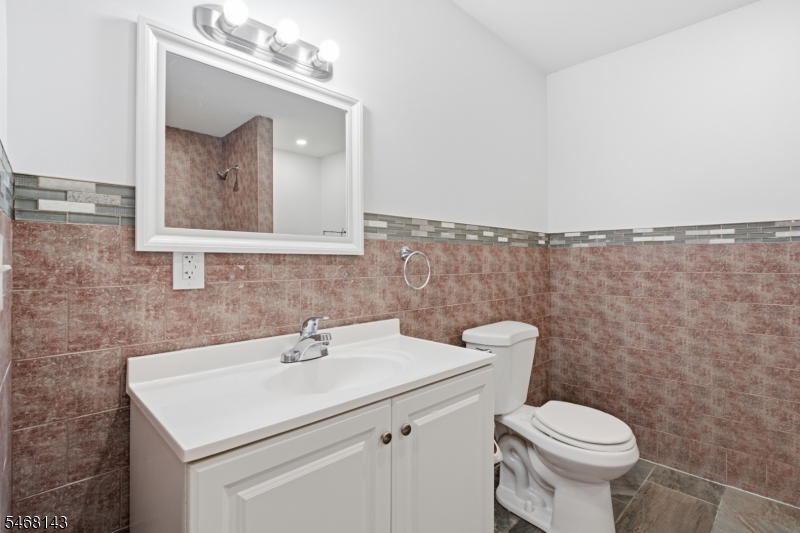 16 Seymour Avenue Newark NJ 07108
