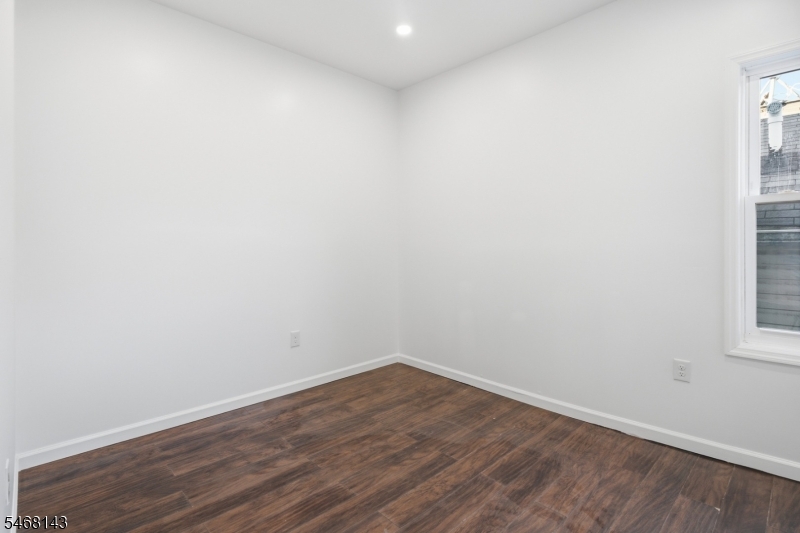 16 Seymour Avenue Newark NJ 07108