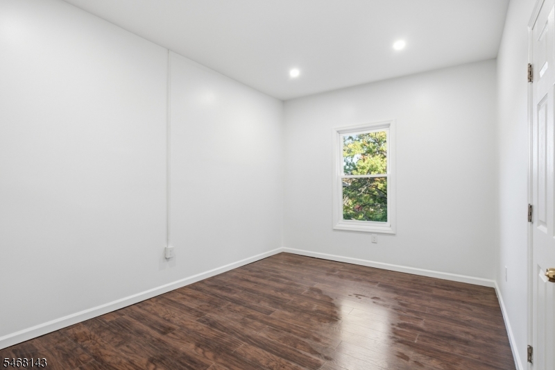 16 Seymour Avenue Newark NJ 07108