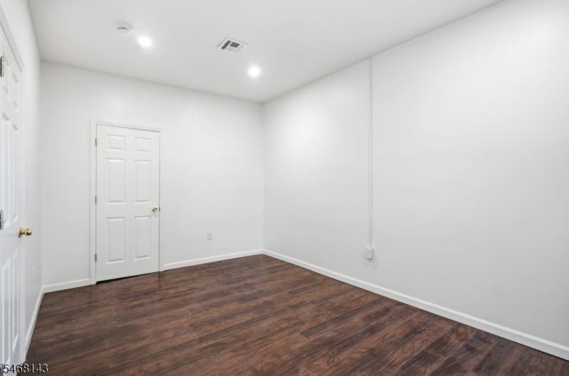 16 Seymour Avenue Newark NJ 07108