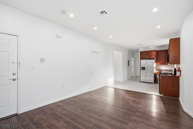 16 Seymour Avenue Newark NJ 07108