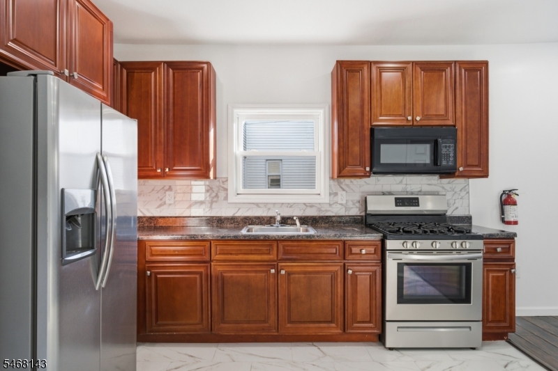 16 Seymour Avenue Newark NJ 07108