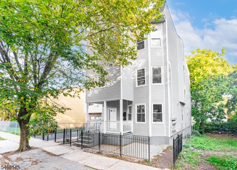 16 Seymour Avenue Newark NJ 07108