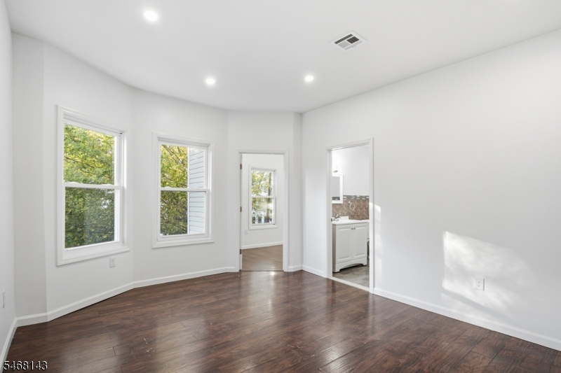 16 Seymour Avenue Newark NJ 07108